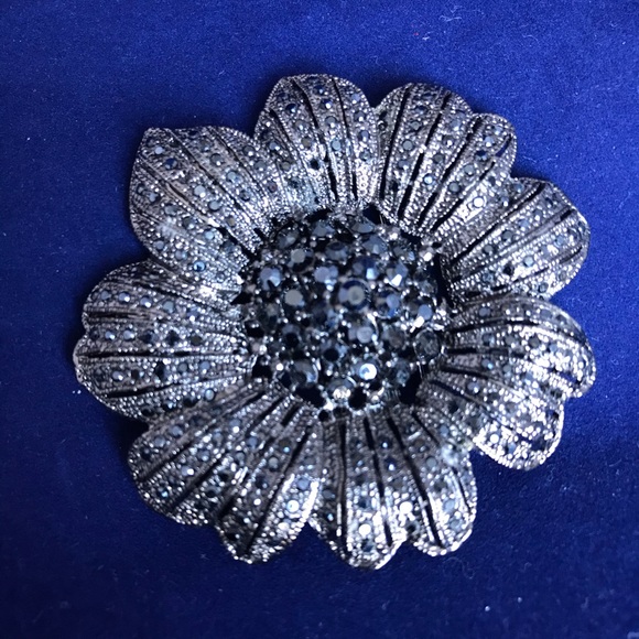 Vintage Floral Brooch - Picture 3 of 3